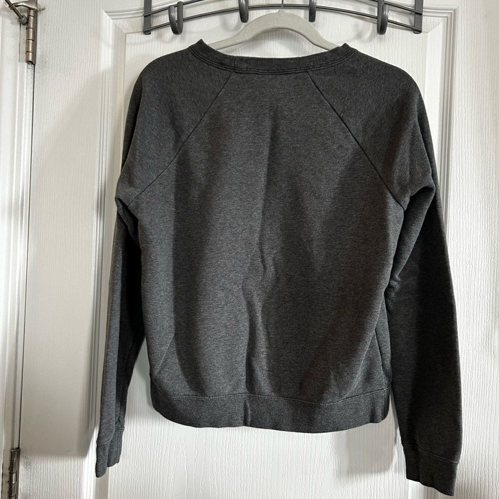 Nike Swoosh Women's Sweatshirt Sportswear Essential Logo Fleece Gray Size Small - Picture 4 of 12